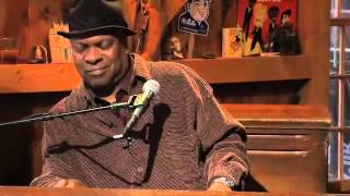 Booker T Jones  Green Onions Live from Daryls House 4404 [upl. by Ansev122]