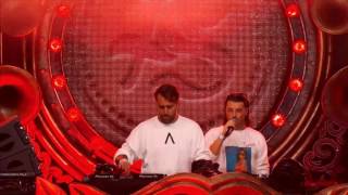 Axwell Λ Ingrosso  Sun is Shining Tomorrowland 2017 [upl. by Dhiman]