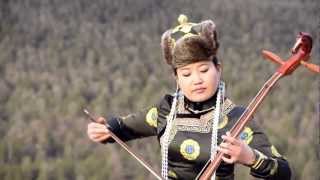 Traditional Mongolian Music amp Song quotThree Beautiful Chestnut Maresquot [upl. by Isaacs251]