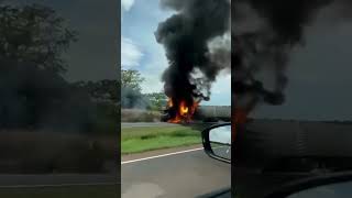 Carreta pega fogo e causa Lentidão no trânsito da BR153 entre Goiatuba e Morrinhos [upl. by Thirza687]