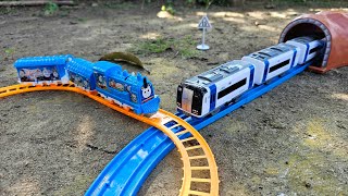 Mencari dan Merakit Mainan Kereta Api Plarail Centrair series2000 Kereta Api Thomas Trackset [upl. by Ahsiugal443]