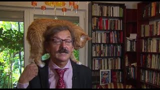 Give an interview with his cat on the Shoulders Poland 2018 [upl. by Milak]