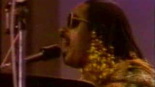 Stevie Wonder Tribute to Bob Marley Master Blaster 1982 [upl. by Yrdua]