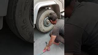 How to reduce the tyre from car by air machine [upl. by Ttelrats]