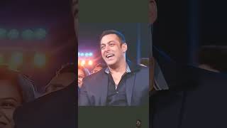 Salman Khan caring thn give award Munnii love cute bollywood viralshorts [upl. by Salis333]