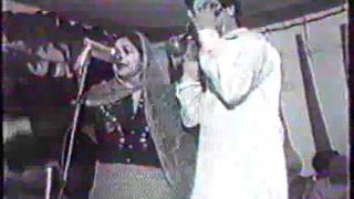 Chamkila and Amarjot  Chak Daoon Ghare Ton Kaula  LIVE  12021986 [upl. by Mccowyn]