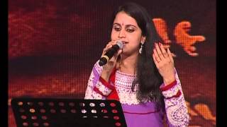 Ponnurukum pookkalam live  by Mridula Warrier  Celluloid Mega Event [upl. by Ikcin]