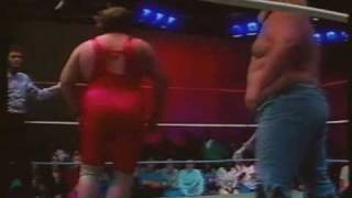 Moondogs Miss Texas vs The Hickersons 11495 USWA Memphis Wrestling [upl. by Artemus]