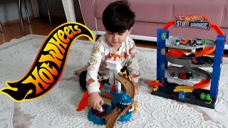 SLİME VİDEOLARI HOTWHEELS SHARK KÖPEKBALIĞI HAVUZUNA HOTWHEELS ARABALARI DÜŞTÜ games car [upl. by Aneekat]