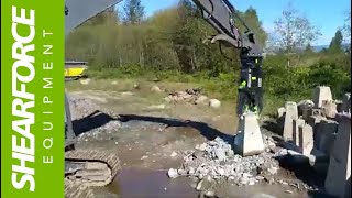 ShearForce Rotating Demolition Pulverizer at Work in Concrete I Prepping Material for Crushing [upl. by Nicholl]