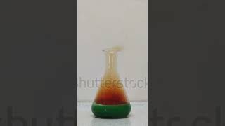 Chemisches Experiment Salpetersäure HNO3 und KupferCuexperiment schule chemie [upl. by Akinet917]