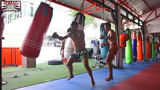 Muay Thai legends on the heavy bags Saenchai and Singdam   Watch till the end [upl. by Lawlor]