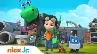 Blaze and the Monster Machines  Sing Along Pickle Family  Nick Jr UK [upl. by Suehtomit]