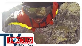 Base Jumping und seine Gefahren  Der Kick um jeden Preis  Focus TV Reportage [upl. by Raffin]