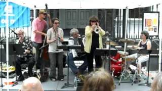 Mainly Rumanian Medley Metropolitan Klezmer at Abe Lebewohl Park NYC [upl. by Aytak]