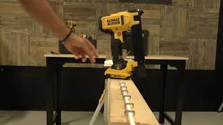 DEWALT 18V XR Kabelclipspistol DCN701 [upl. by Odelle]