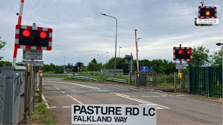 BartonuponHumber Pasture Road Level Crossing Lincolnshire [upl. by Ravens]