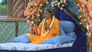 Jayati Guruvar Pyare  Kirtan with Jagadguru Shree Kripalu Ji Maharaj [upl. by Siana859]