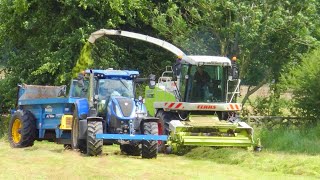 Spreading Wild Flower Seeds  Chopper into Muck Spreader [upl. by Nitsir]