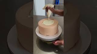 TUTORIAL PARA DECORAR UNA TORTA CON CHOCOLATE BLANCO [upl. by Hgielrebmik]