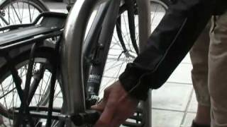 Beat The Thief How not to lock your bike [upl. by Taryn]