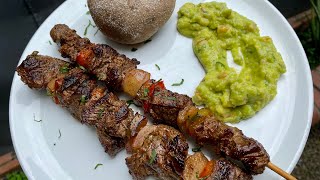 Como preparar Pinchos de carne con GUACAMOLE [upl. by Sutelc]