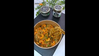 Nouilles Sautées aux Crevettes à lAil Noir Recette facile et rapide [upl. by Kecaj]