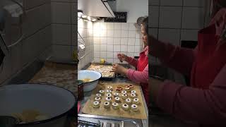 My Spitzbuben Cookies Finish the marmalade filling [upl. by Ettennat817]