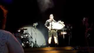 ANDREAS GABALIER INTRO LIVE 1582014 WIEN  VIENNA KRIEAU  I hab die schönen Madln net erfunden [upl. by Louls]