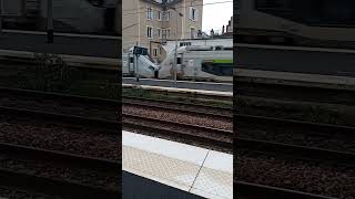 Passage en gare de Viroflay Rive Gauche dune UM de Regiolis  train [upl. by Leftwich]