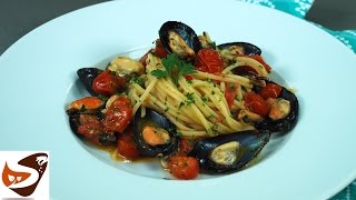 Spaghetti con le cozze ricetta velocissima e buonissima – Primi di pesce [upl. by Towny936]