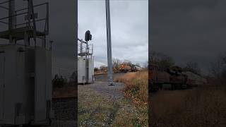 CSX M635 passes as NS 264 approaches with BNSF power csx ns bnsf shorts [upl. by Aeslahc]