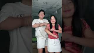 Makalumang kanta 🥹 shortsfeed youtubeshorts shorts graeandchloe [upl. by Pantheas291]