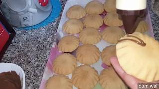 ام وليد حلوة الكوكياج المحشوة oum walid brioche coquillage [upl. by Anytsirhc]