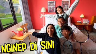 24 JAM NGINAP DI HOTEL INI  WARNA PINK  Vlog Liburan Bandung  CnX Adventurers [upl. by Ardnoel]