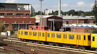 UBahn Berlin Bahnhof Olympiastadion U2 HD [upl. by Nove155]