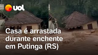 Casa é arrastada durante chuva em Putinga RS vídeo flagra momento [upl. by Zil]