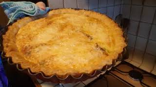 Quiche au saumon et aux poireaux [upl. by Sivia]