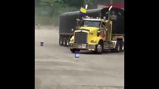 KENWORTH T800 TRAILER ROMANCO COLOMBIA PISTA DE OBSTÁCULOS [upl. by Aeuhsoj426]