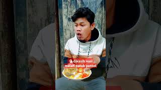 🐔dikasih nasi malah patuk pentol😁sorts funny kontenhiburan lucu comedy ngakak [upl. by Lebasiairam]