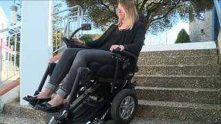 Une entreprise toulousaine invente le fauteuil roulant qui défie les escaliers [upl. by Ymarej866]