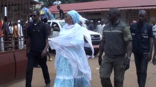 Hadja Halimatou Diallo lors de la marche funèbre à loccasion des funérailles [upl. by Katsuyama]