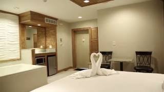 Sybaris  Classic Whirlpool Suite at our Northbrook IL Club [upl. by Assiluy]