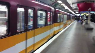 Le convoi dAuteuil  MF67  a Porte de Versailles sur la ligne 12 [upl. by Lowndes]