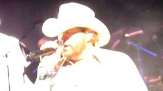 Toby Keith Chicago 91820 Waymans SongMOV [upl. by Alage20]