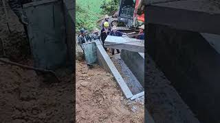 Cement coffin lid lifting process with simple intelligent tools craftsman shorts [upl. by Faustena]