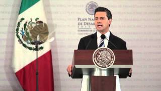 Las caras de EPN en la investidura [upl. by Clement382]