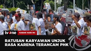 Ratusan Karyawan Tekstil Unjuk Rasa Terkait Putusan MA yang Berimbas pada Nasib Karyawan  tvOne [upl. by Guild]