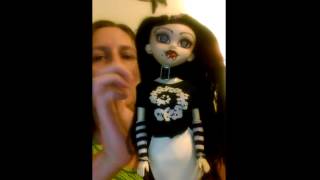 Toy Review Begoth doll Series 4 Fiona Fatale [upl. by Haydon]