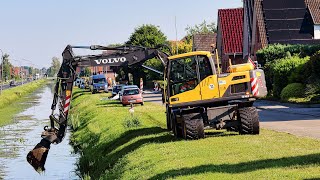 Mobilbagger Volvo EW140D bei Kanalräumarbeiten 2024  Wheeled excavator Volvo EW140D [upl. by Malina258]